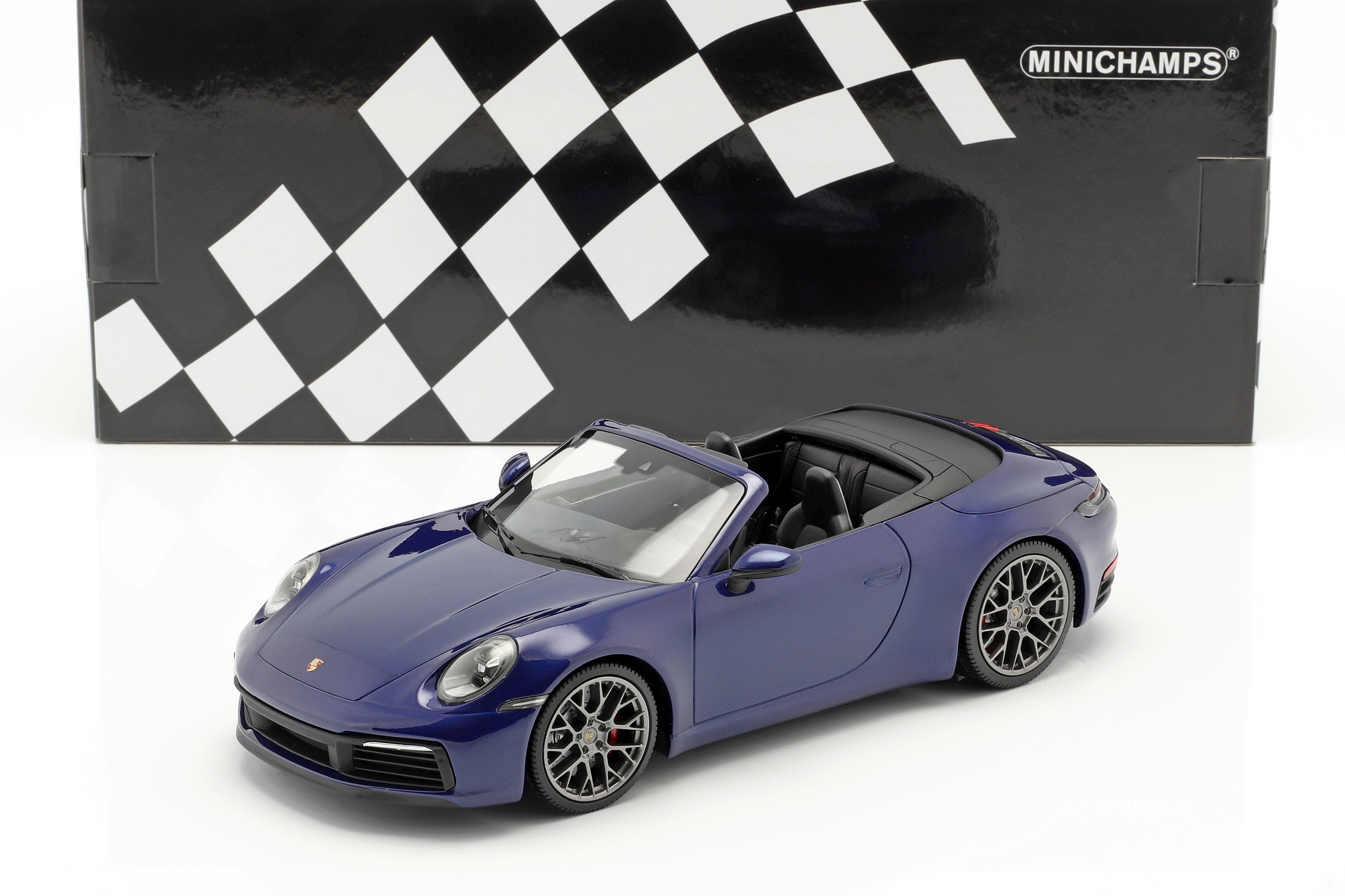 Porsche 911 Carrera 4S 2019 Blue Metallic Minichamps 155067321 - Miniatures  Autos Motos