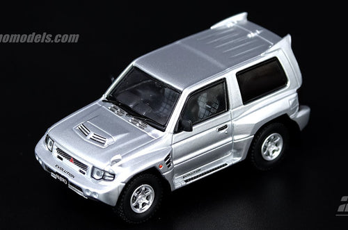 Inno64 MITSUBISHI PAJERO EVOLUTION Silver 1:64