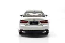 Load image into Gallery viewer, Paudi Toyota Camry 2018 1:18 White