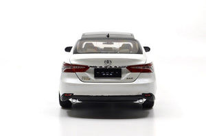 Paudi Toyota Camry 2018 1:18 White