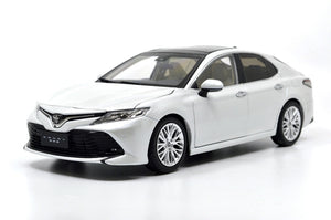 Paudi Toyota Camry 2018 1:18 White
