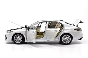 Paudi Toyota Camry 2018 1:18 White
