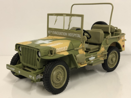 Auto World 1941 jeep willys camo 1:18